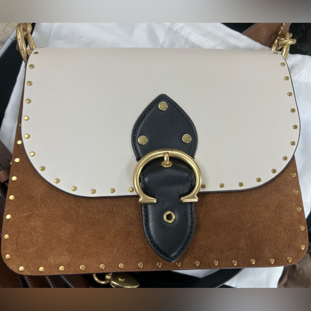 RESERVED FOR DIANA. DO NOT BUY. Coach Beat Bag - Picture 5 of 15